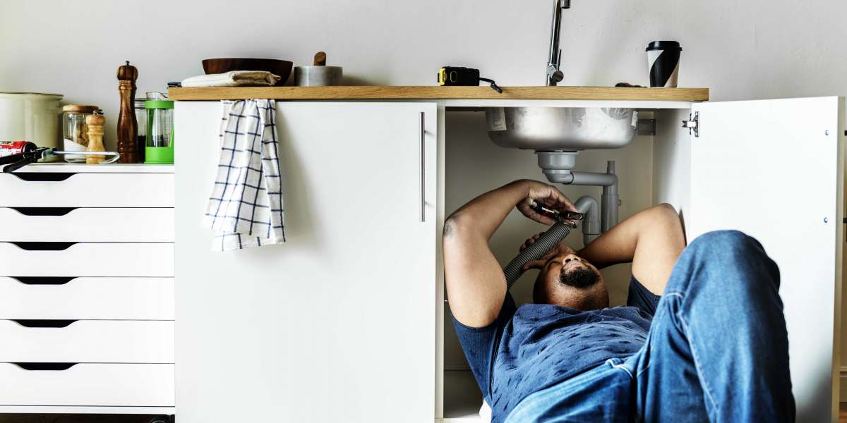 Emergency Plumbing Services in Dallas: What to Do When Disaster Strikes