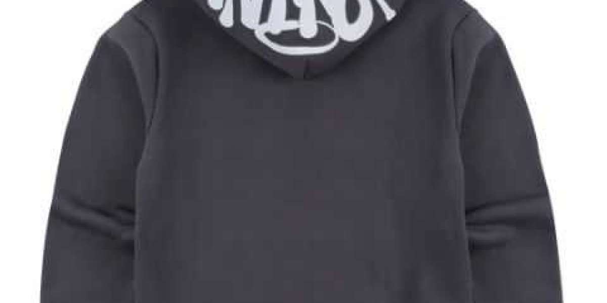 Urban Edge: Street Style Outfits Featuring Syna World Clothing
