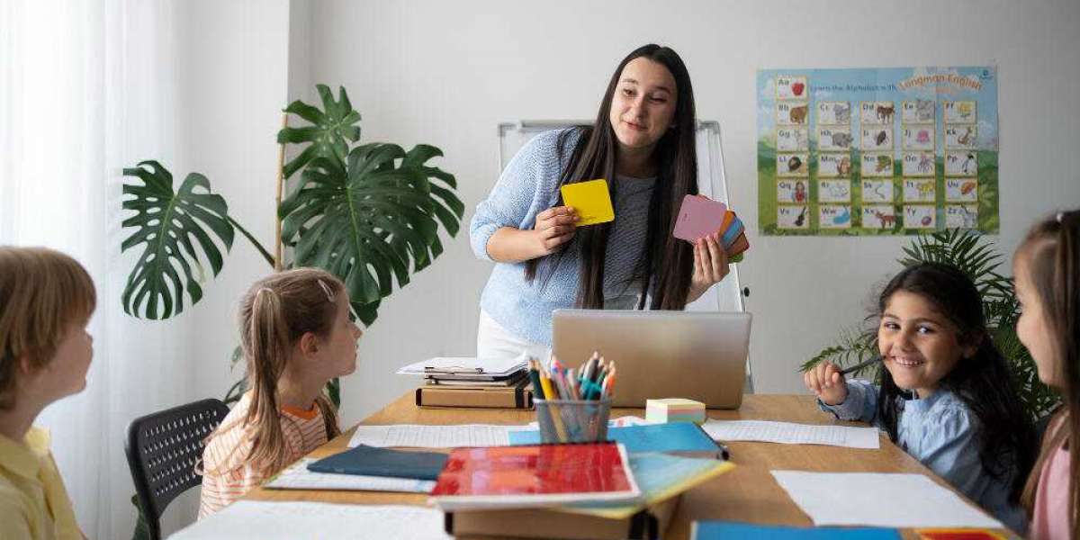 Hoe Workshops in Amsterdam Kinderen Helpen te Leren en Groeien