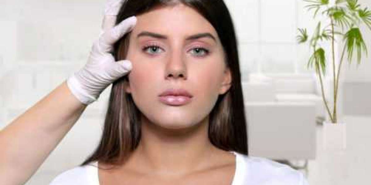 Eyelid Bag Surgery Dubai: Restoring a Youthful Look
