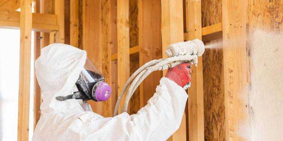 Top Reasons to Choose Spray Foam Installers in Des Moines for Your Home