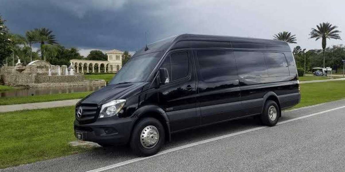 Party Limo Rental Near Me – Discover Premium Luxury With AzeeLimo