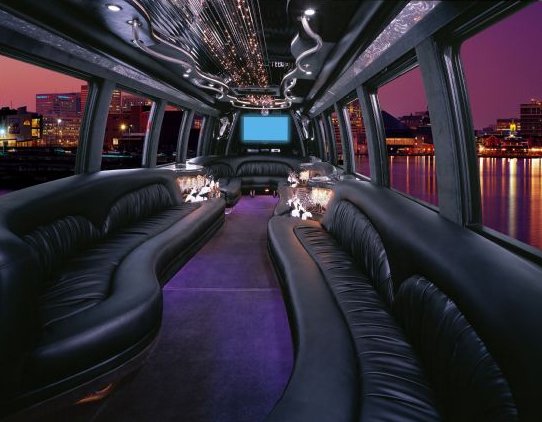 Party on Wheels: The Best Luxury Party Bus Experience in Phi