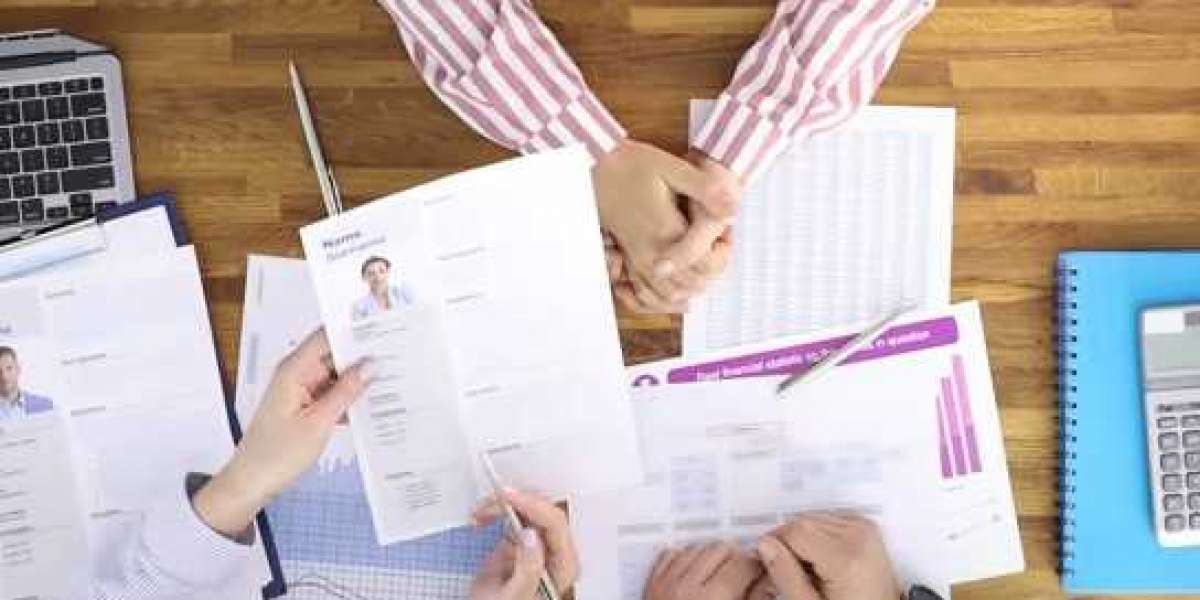 Why Should Businesses Use a Logistics Staffing Agency to Outsource HR Services?