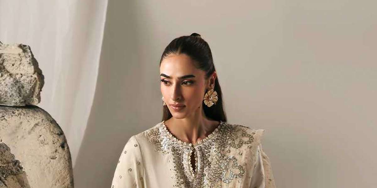 A Complete Guide to Pakistani Bridal, Festive & Formal Fashion