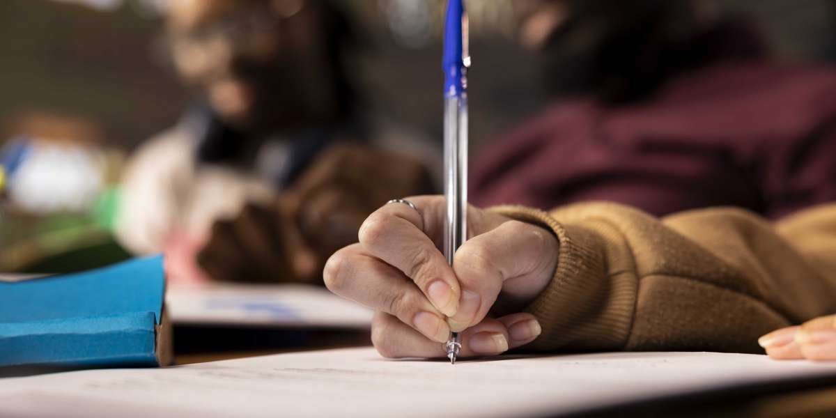 Download Latest English Communicative Class 10 Syllabus PDF (2026-27)